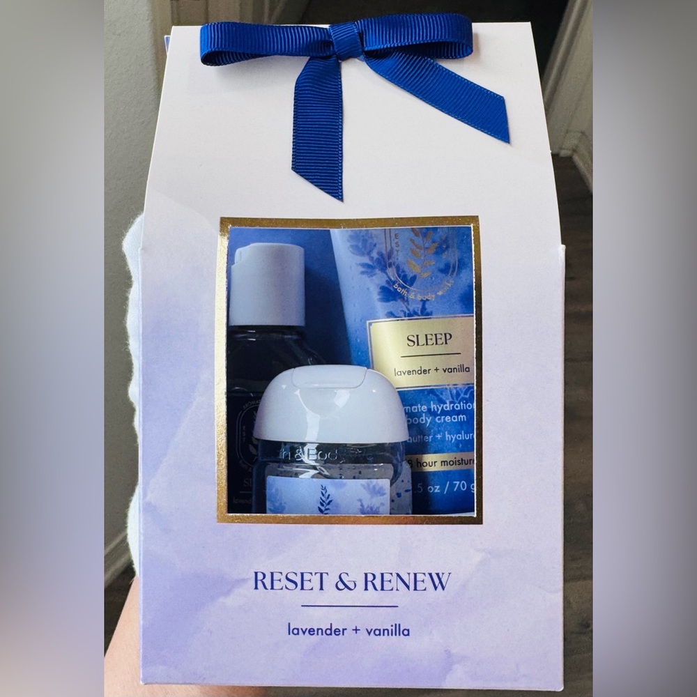 Bath and Body Youth for the People Self Care bundle - Picture 2 of 13